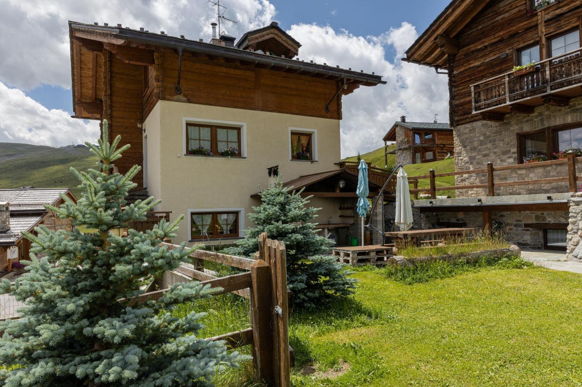 Pianeta Oro Avamposto Meteo Apartment Ливиньо Екстериор снимка