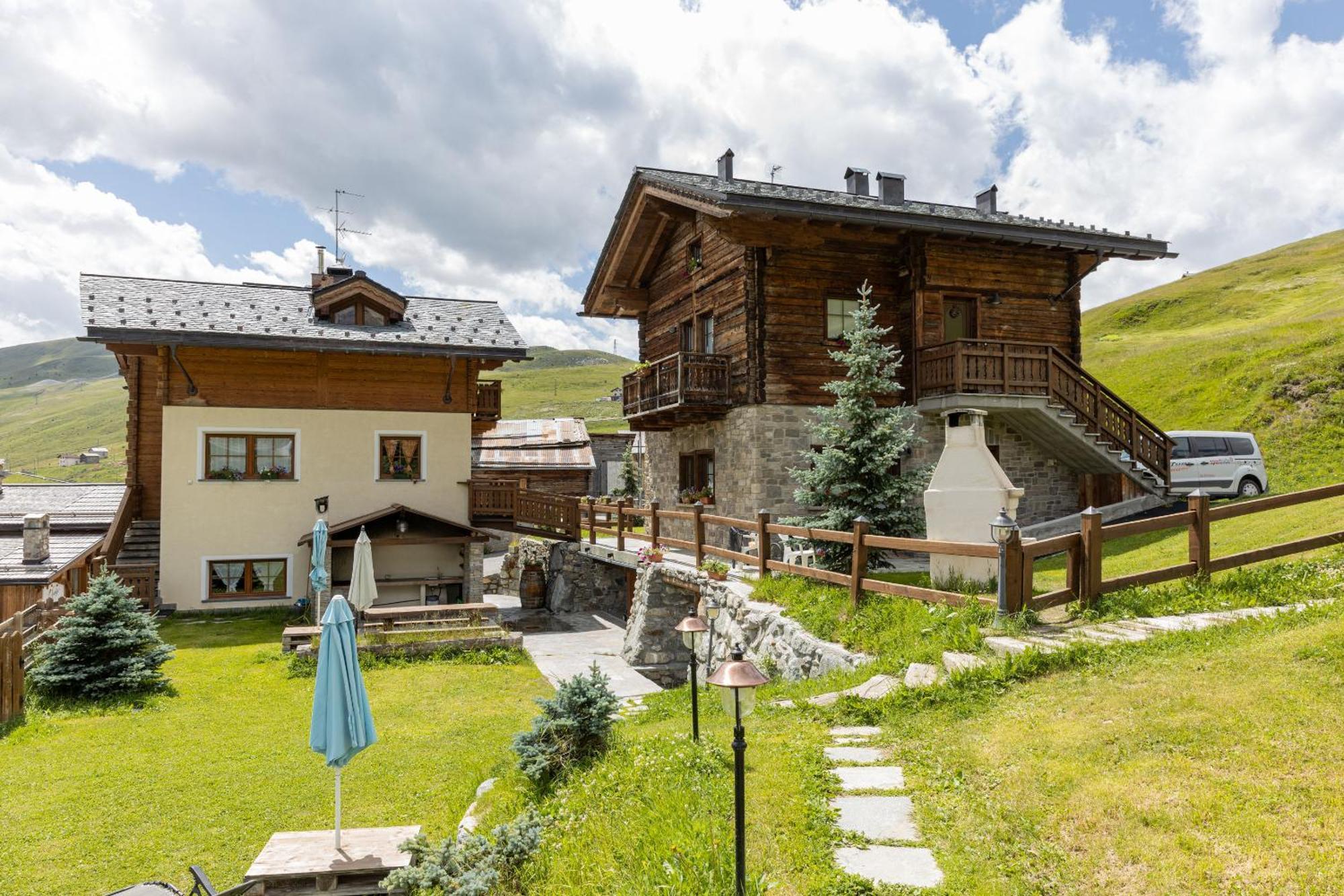 Pianeta Oro Avamposto Meteo Apartment Ливиньо Екстериор снимка