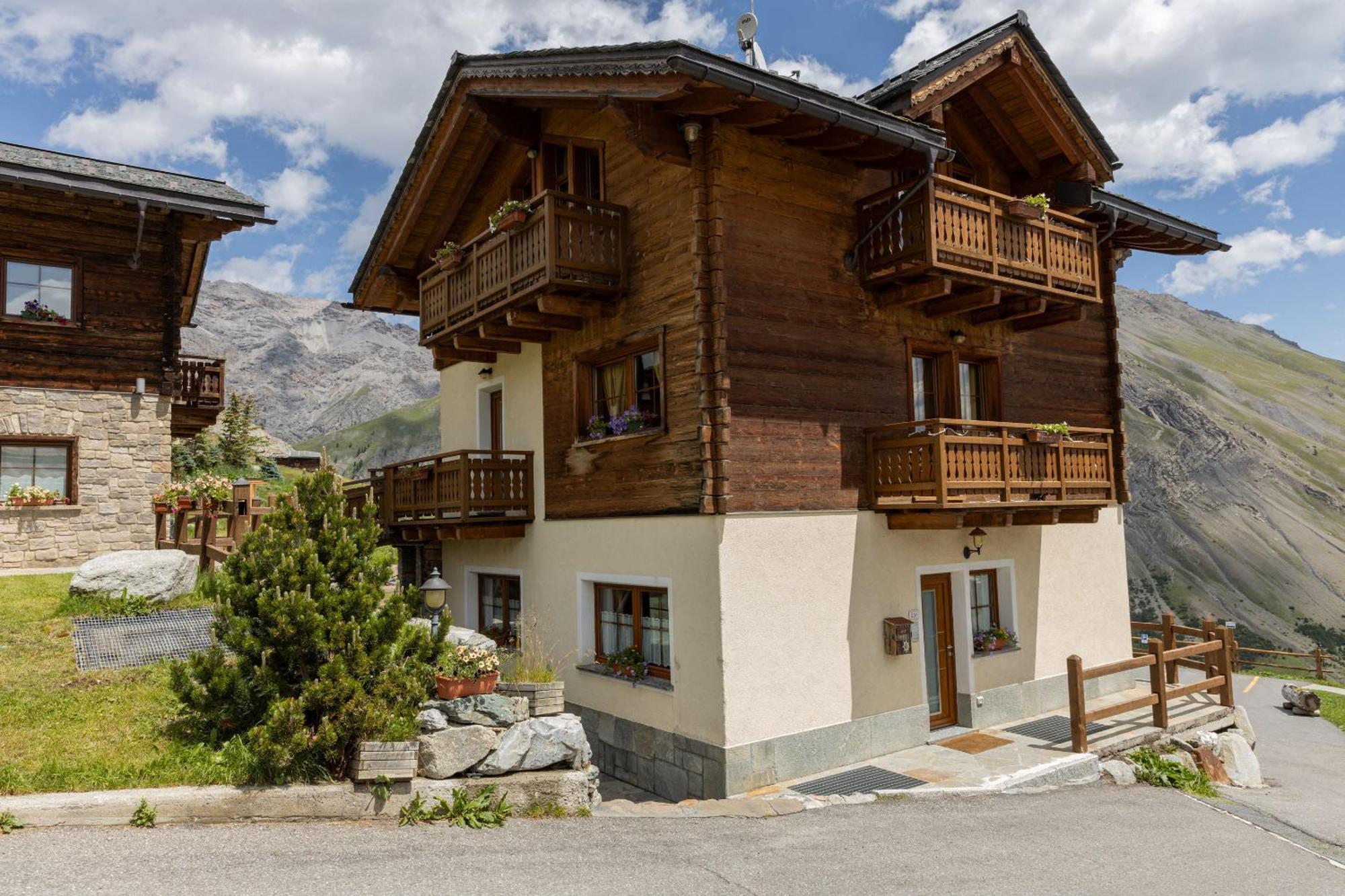 Pianeta Oro Avamposto Meteo Apartment Ливиньо Екстериор снимка